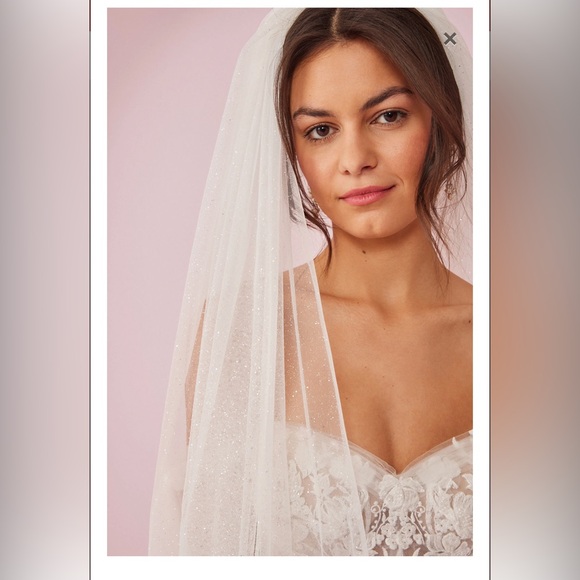 Vow’d Cathedral Glimmering Veil - Picture 2 of 2